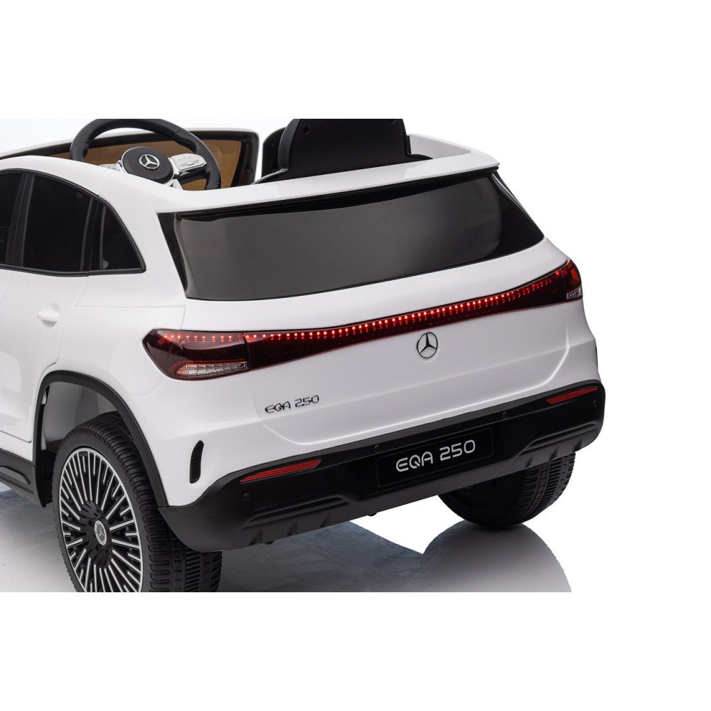 Джип Mercedes Benz EQA Белый