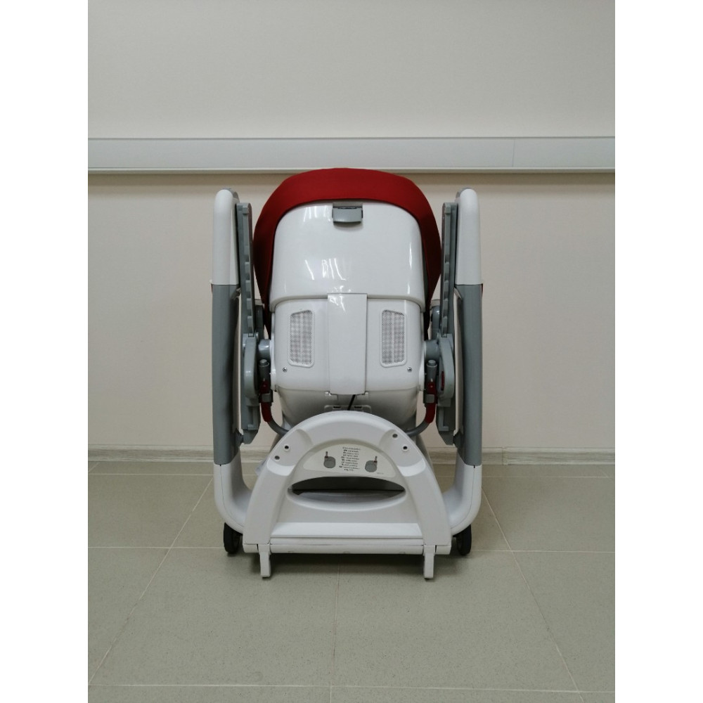 Стульчик для кормления Peg-Perego Tatamia Follow Me Fragola