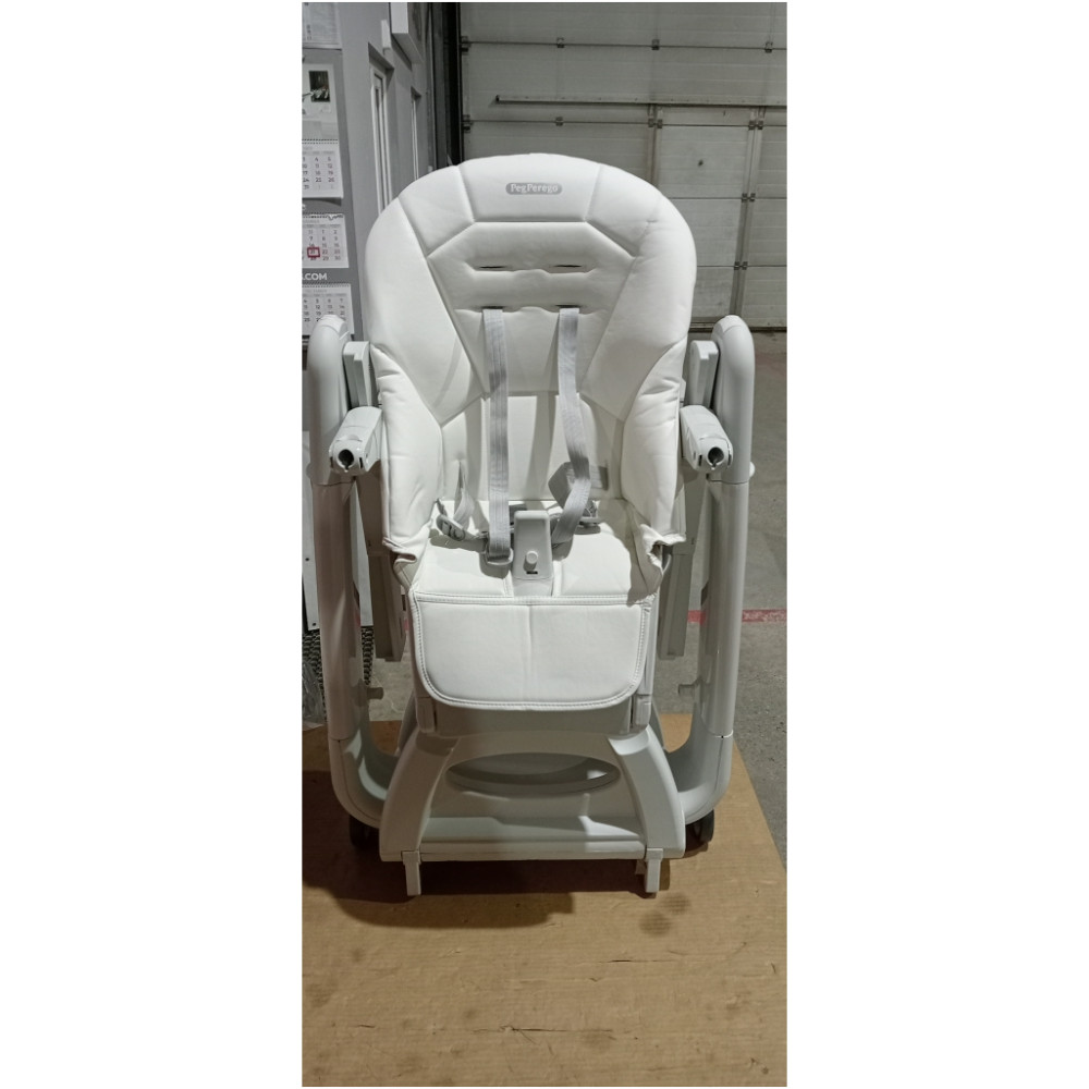 Стульчик для кормления Peg Perego Tatamia Follow Me Latte New