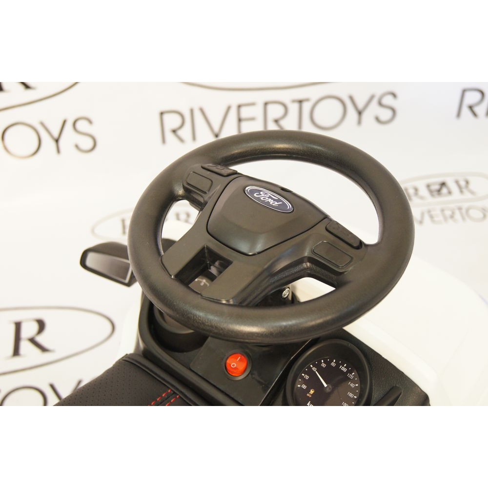 Детский толокар Ford Ranger DK-P01 белый (RiverToys)