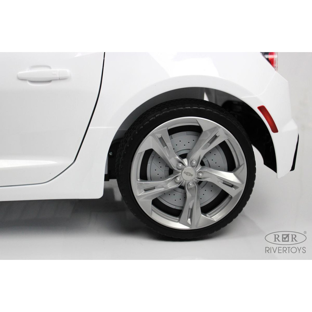 Детский электромобиль Chevrolet Camaro 2SS (HL558) белый