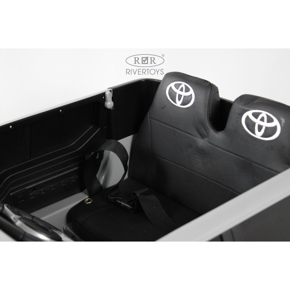 Полноприводный электромобиль Toyota Tundra G444GG серый