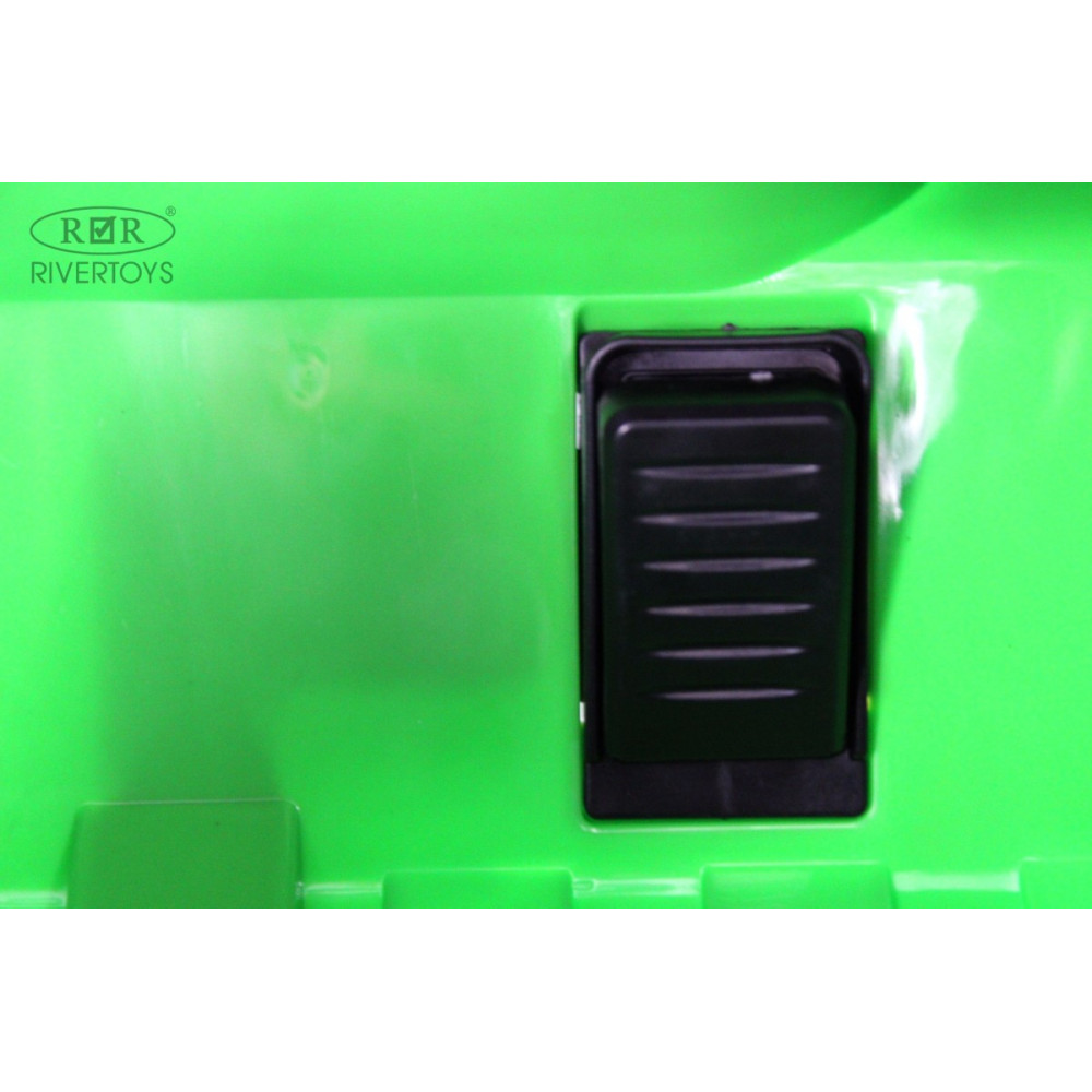 Детский электро автомобиль Mercedes-AMG G63 4WD (G333GG) зеленый