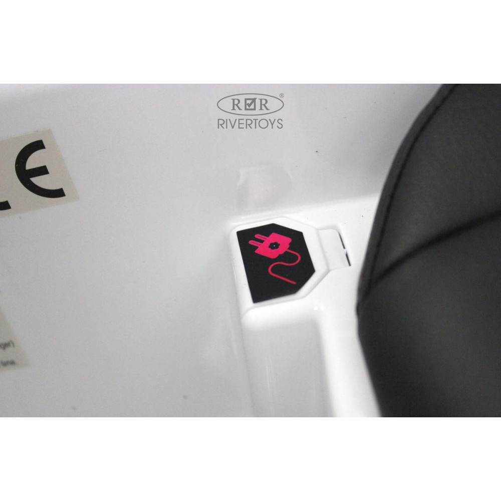 Детский электромобиль Chevrolet Camaro 2SS (HL558) белый