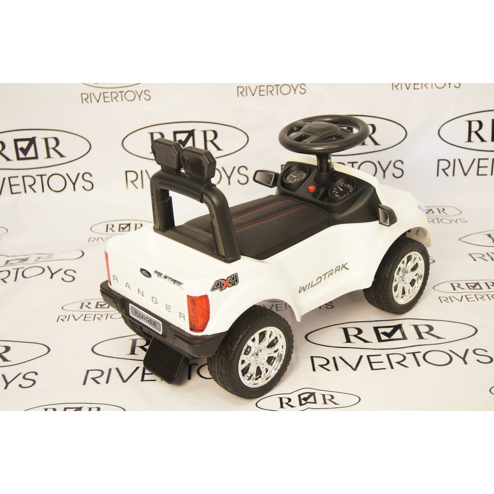 Детский толокар Ford Ranger DK-P01 белый (RiverToys)