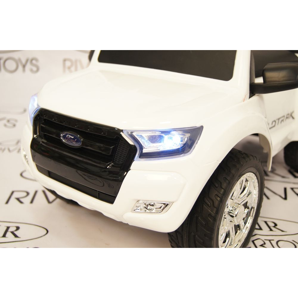 Детский толокар Ford Ranger DK-P01 белый (RiverToys)