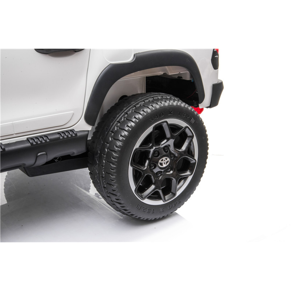 Детский электромобиль Toyota Hilux (DK-HL850) белый