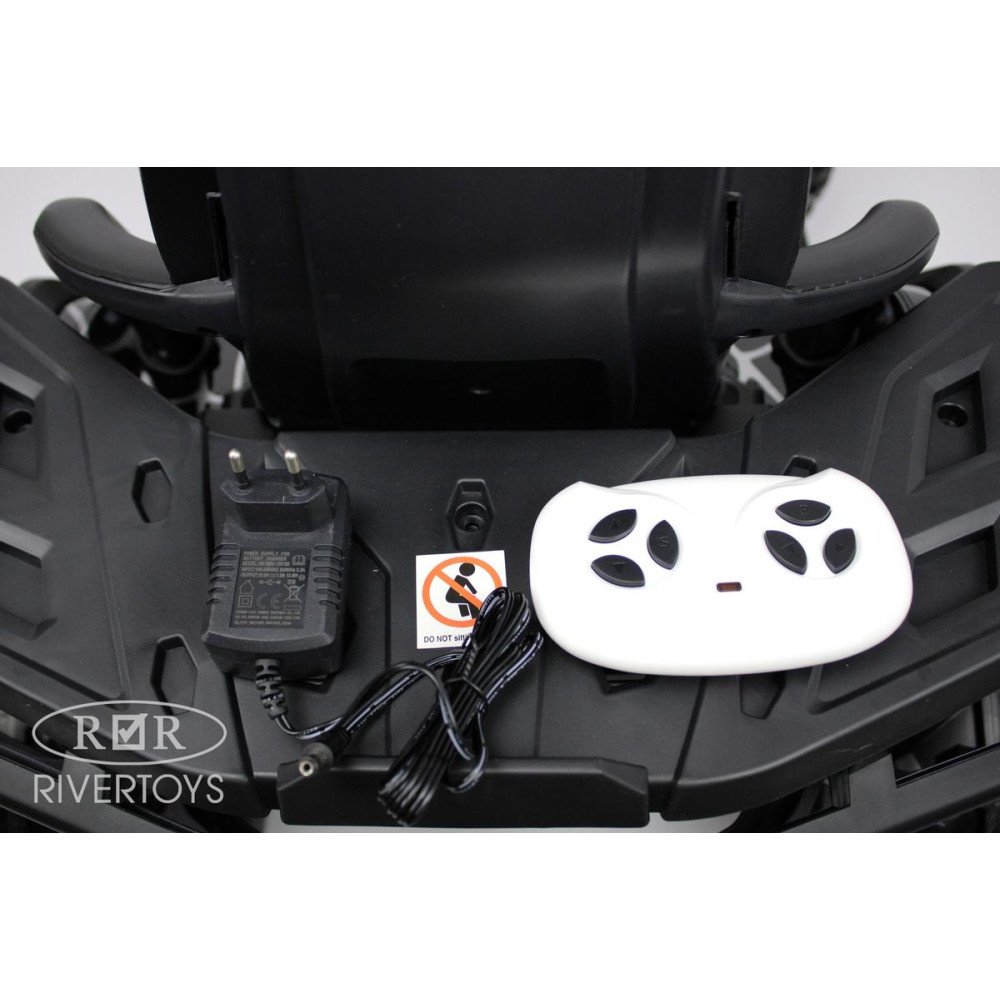 Детский электроквадроцикл H999HH черный Spider (RiverToys), полноприводный, с пультом