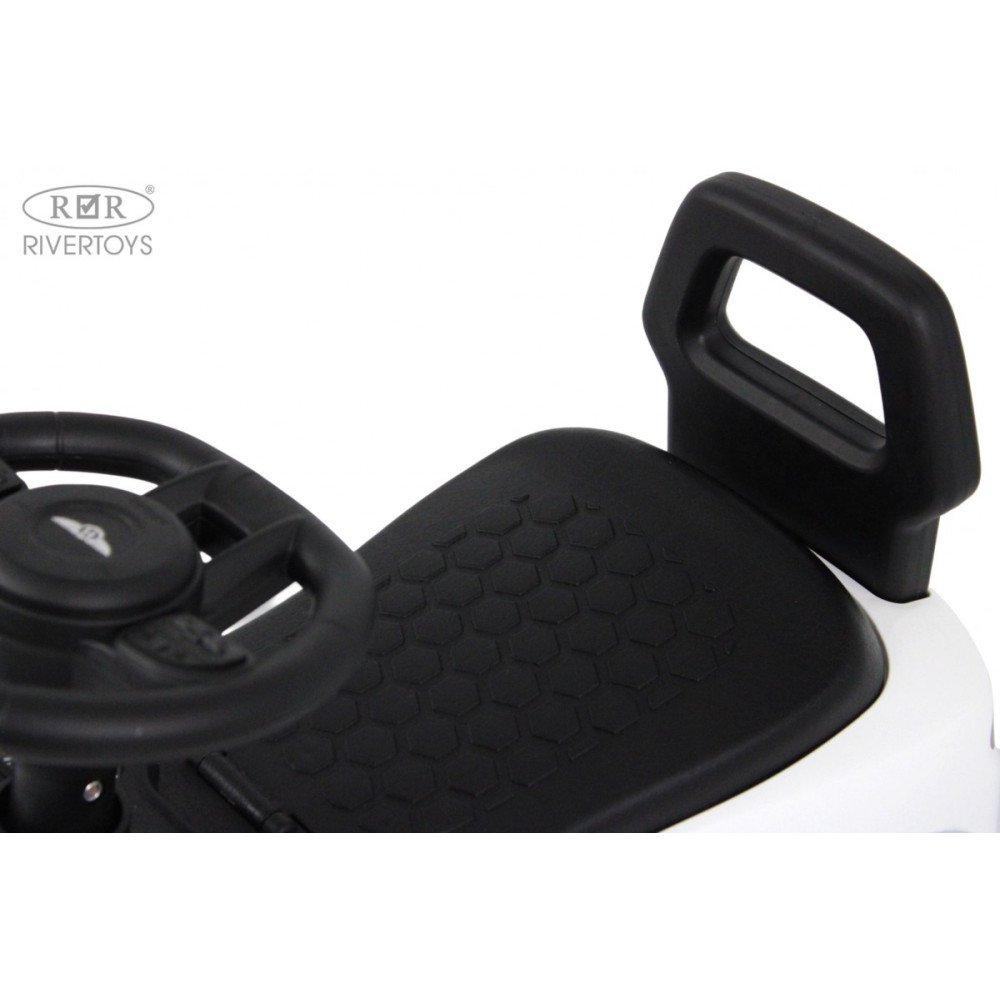 Детская каталка Bentley Z004ZZ-T белая