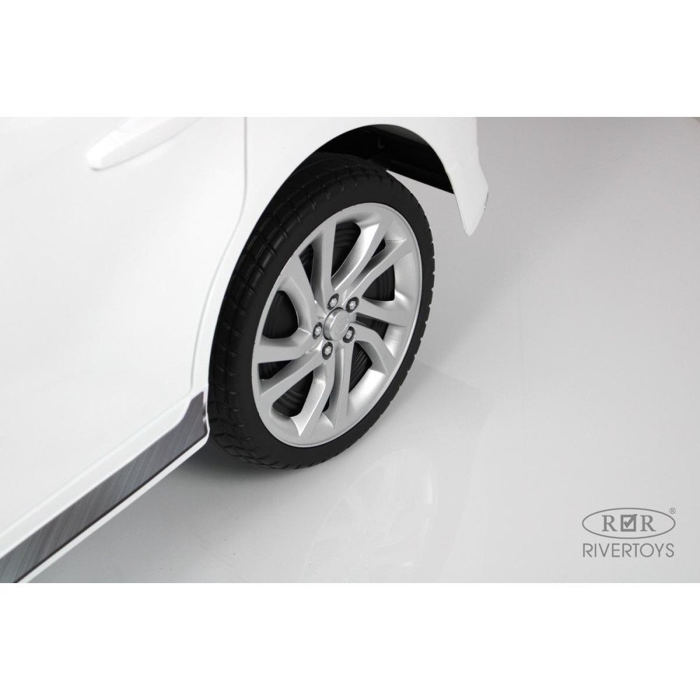 Детский электромобиль Toyota K555AM белый