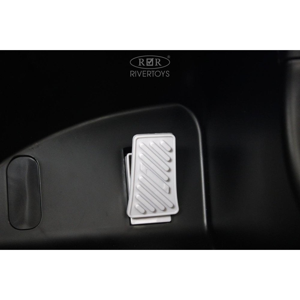 Детский электромобиль Ferrari F111FF желтый глянец