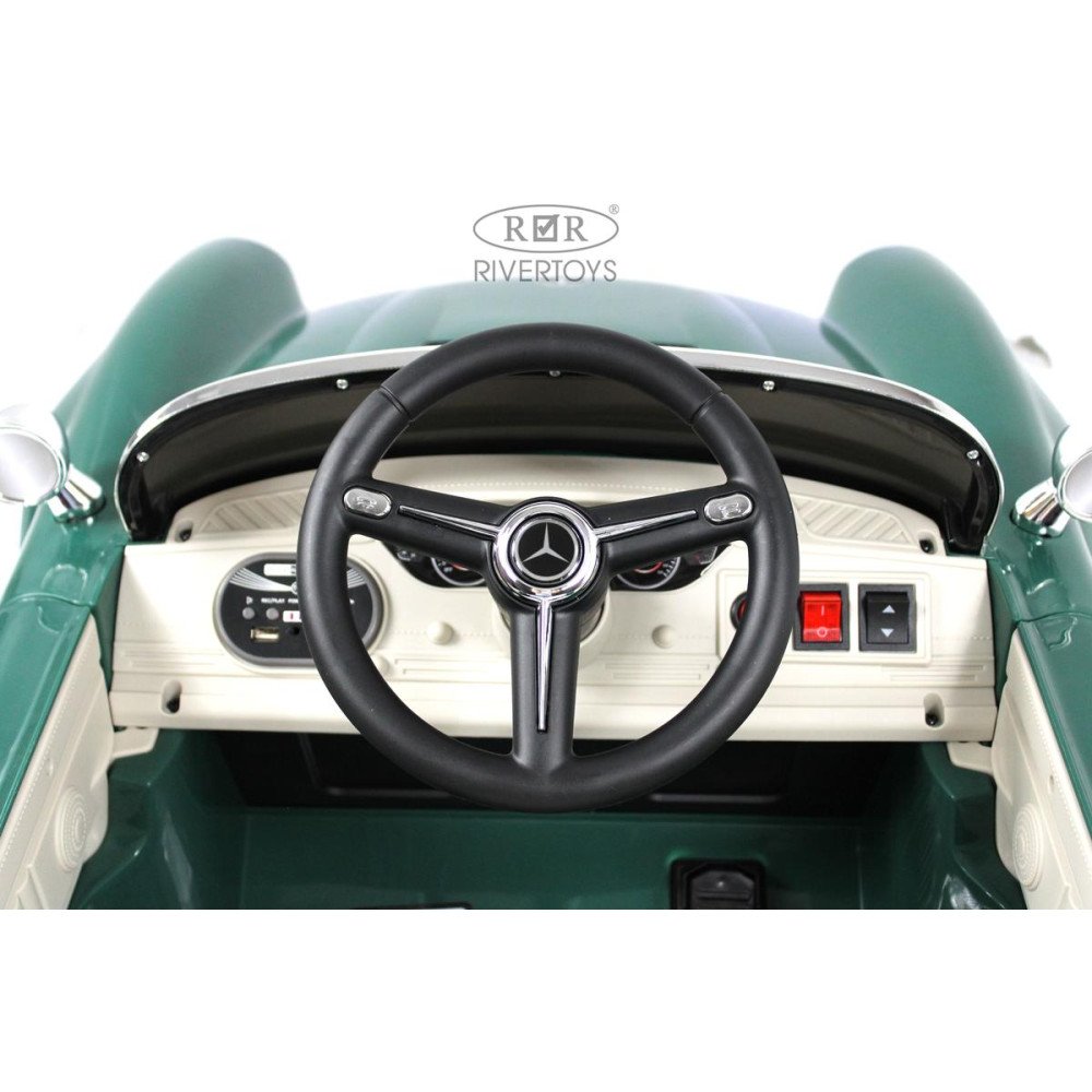 Детская машина Mercedes C555MC зеленый