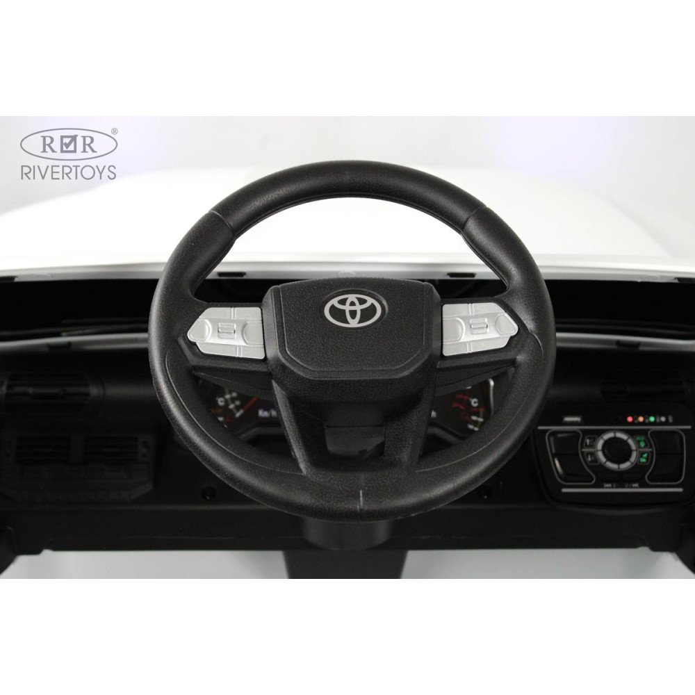 Детский джип Toyota Land Cruiser 300 L999LL белый, полный привод, пульт ДУ