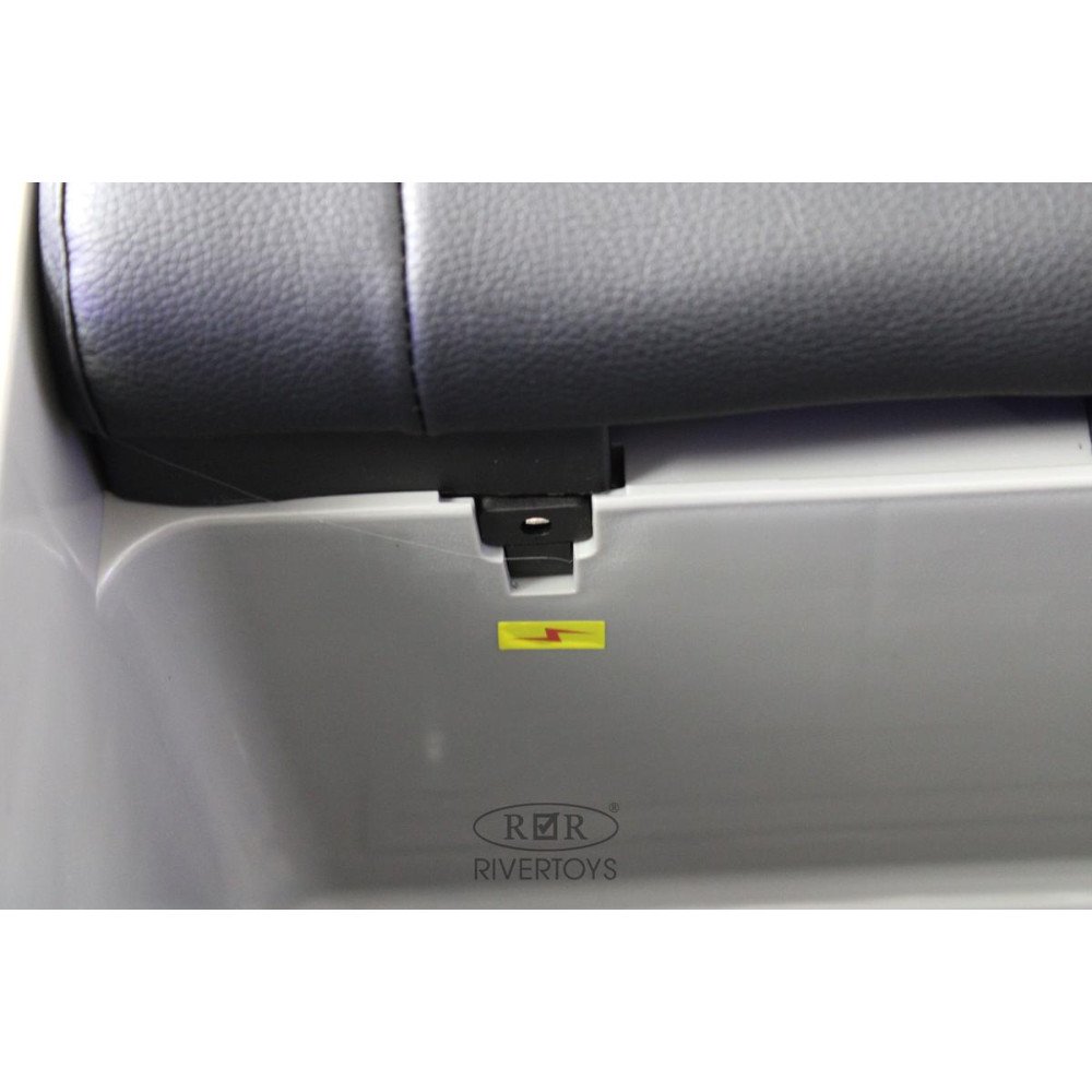 Полноприводная машина Mercedes-AMG G63 (G111GG) 24V серая