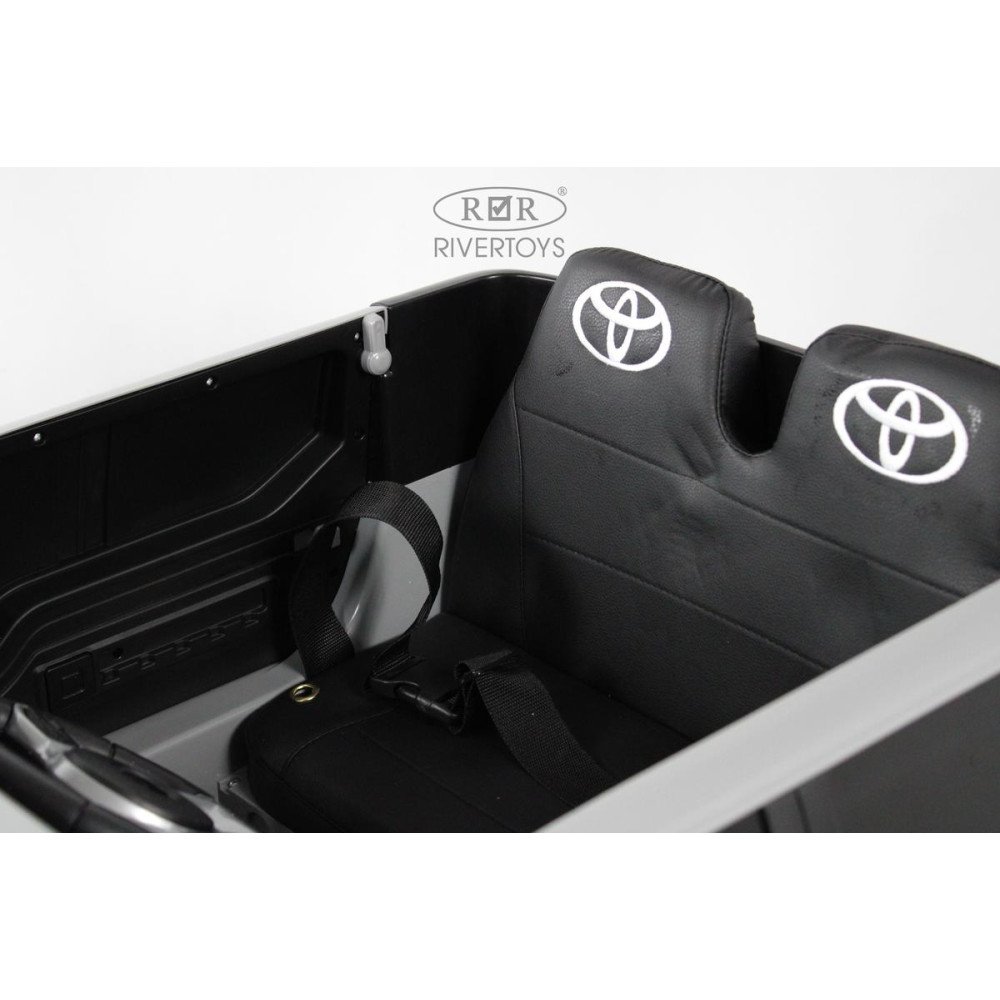 Полноприводный электромобиль Toyota Tundra G444GG серый