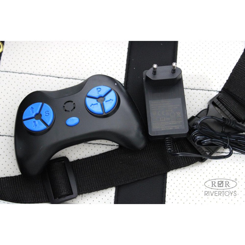 Детский электромобиль Toyota K555AM черный глянец