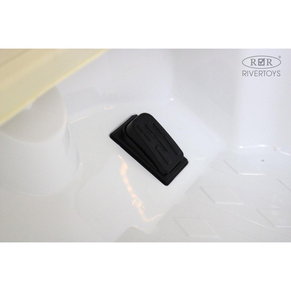 Детский электромобиль Mercedes-Benz М333БХ белый