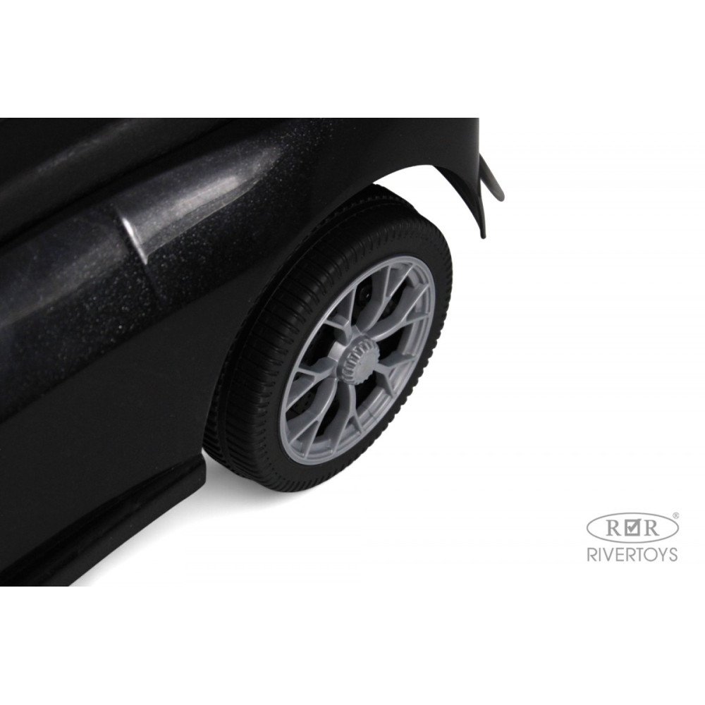 Толокар Audi Z004ZZ-A черный с музыкальным рулём и световыми фарами