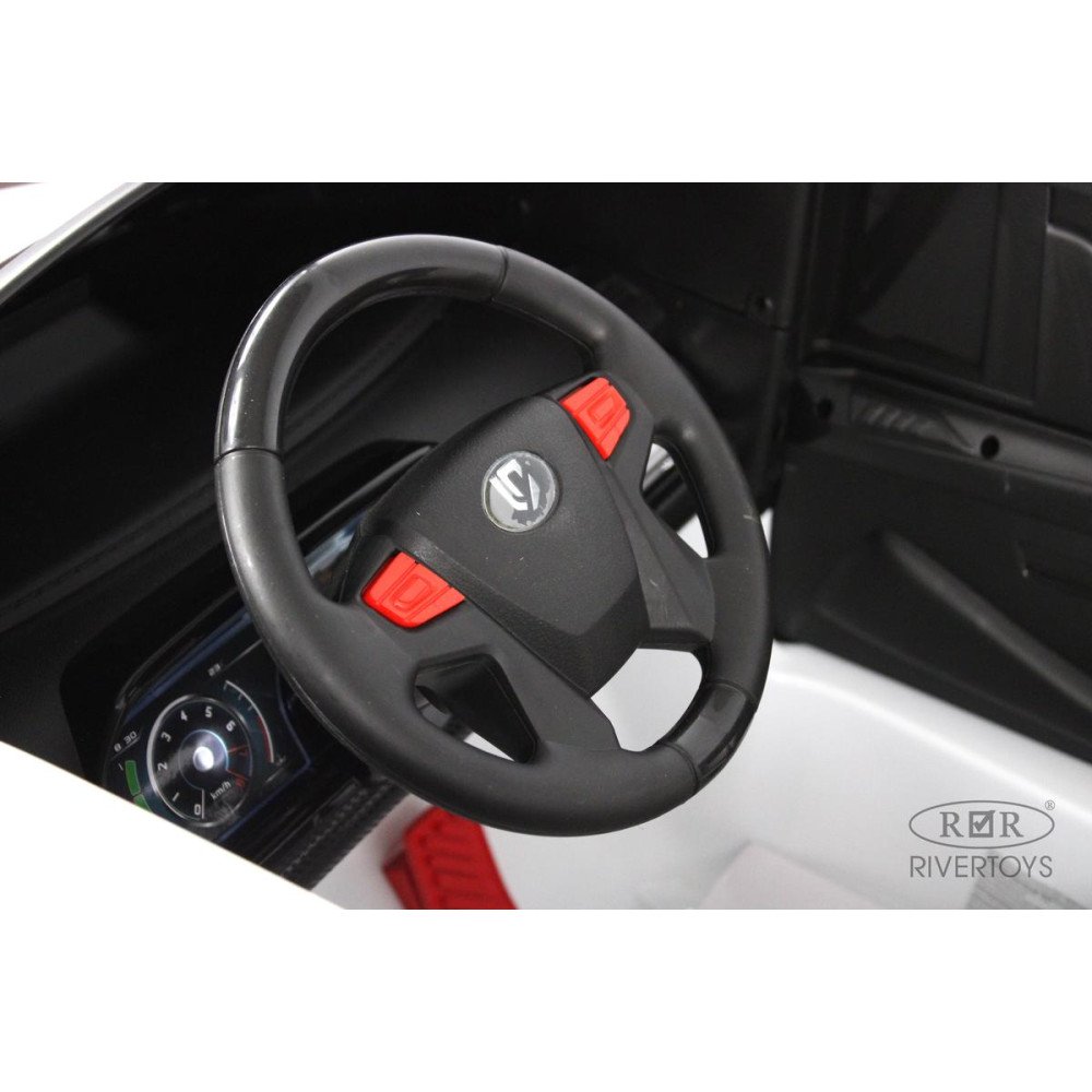 Детский электромобиль Toyota K555AM белый