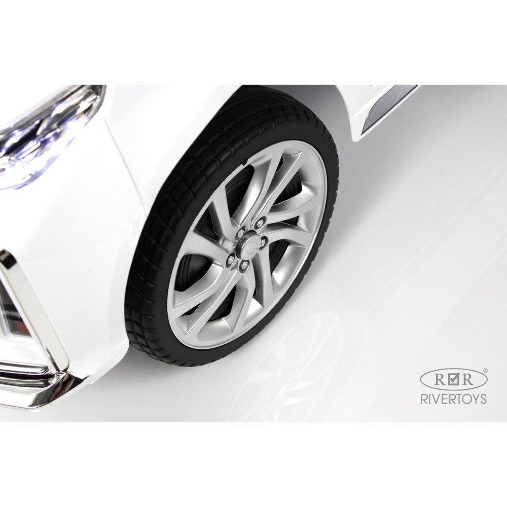 Детский электромобиль Toyota K555AM белый