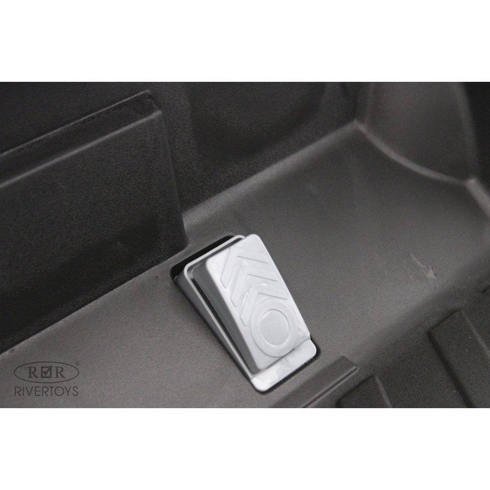 Электромобиль багги C555CC красный