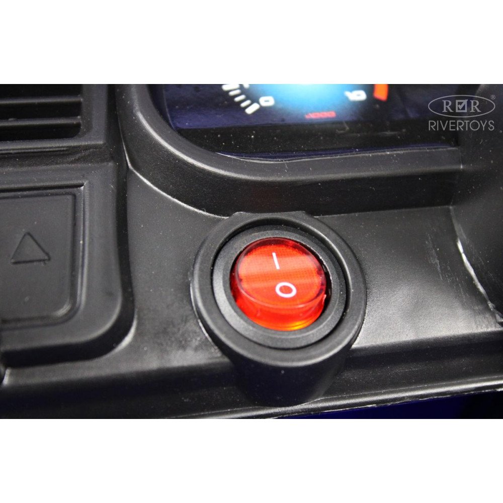 Детский электромобиль Toyota Land Cruiser М555БХ белый