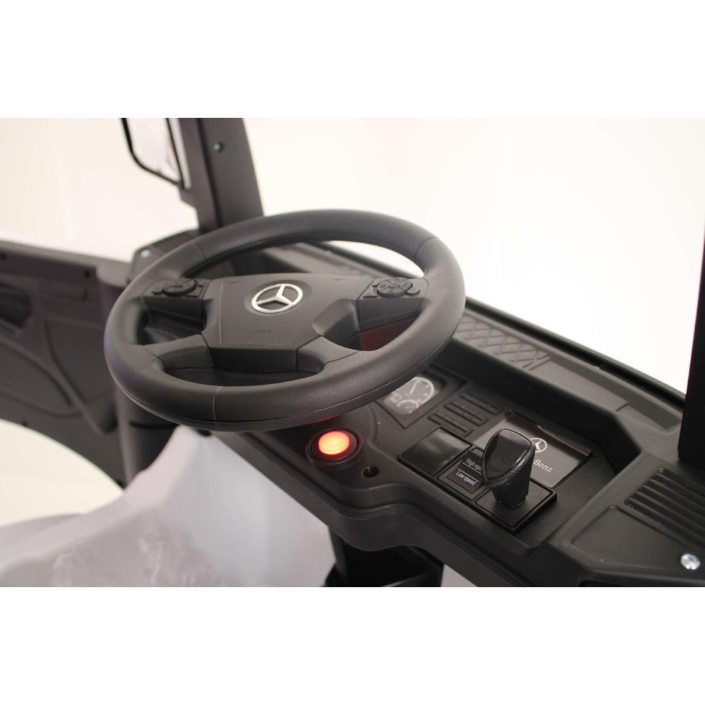 Детский электромобиль фура Mercedes-Benz Actros 4WD с прицепом (HL358) белый