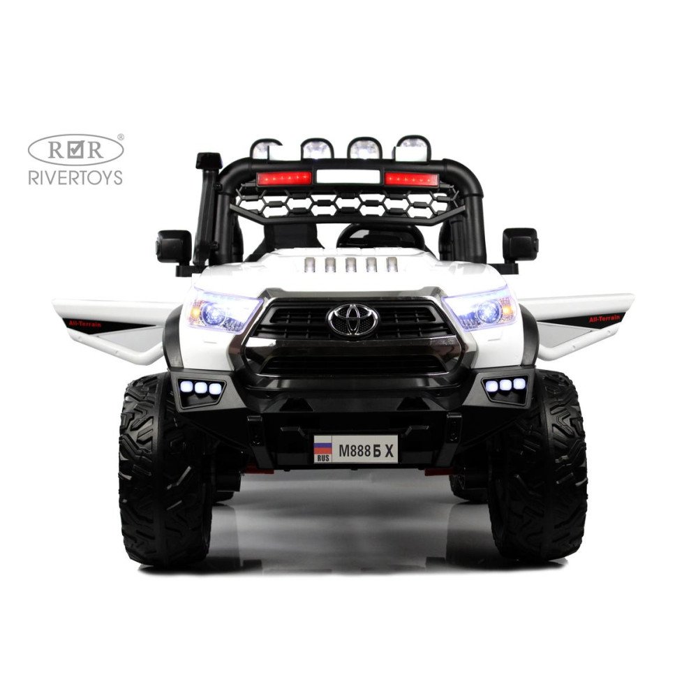 Полноприводный электромобиль джип Toyota М888БХ белый