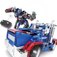 Радиоуправляемый конструктор 2 в 1 - грузовик "Оптимус Прайм" и джип QiHui QH8006